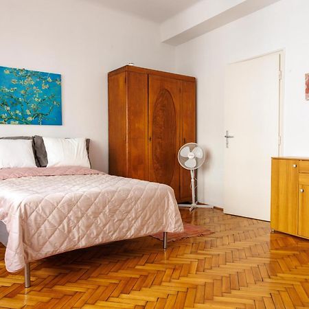 Studio With Terrace In Heart Of The City Budapeste Exterior foto